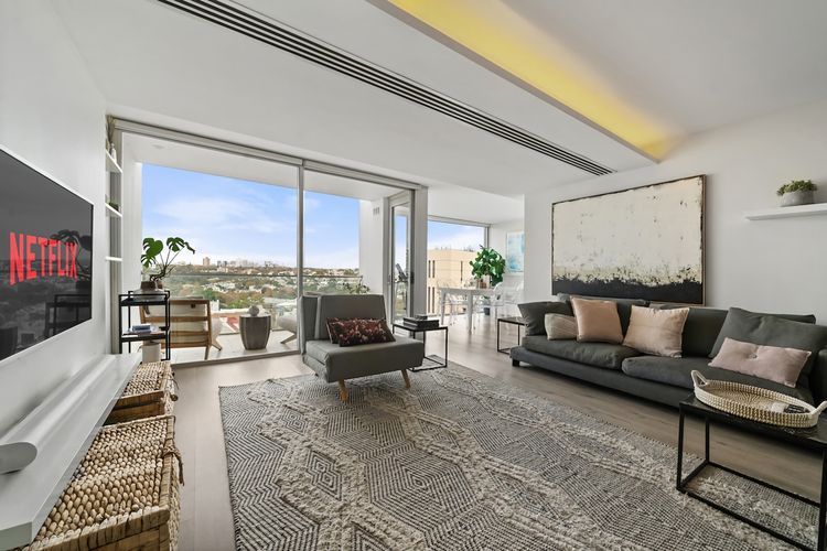 Luxury Sydney Residence | Pool, Gym & City Views