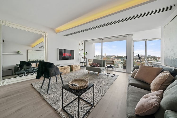 Luxury Sydney Residence | Pool, Gym & City Views