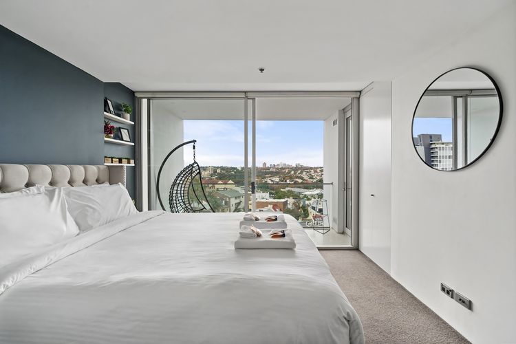 Luxury Sydney Residence | Pool, Gym & City Views