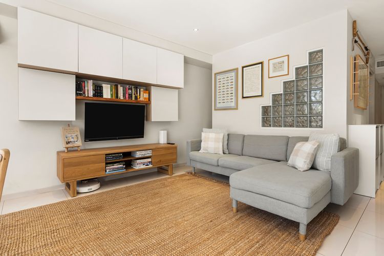 Relaxed 1BR Apartment w Courtyard in Bondi