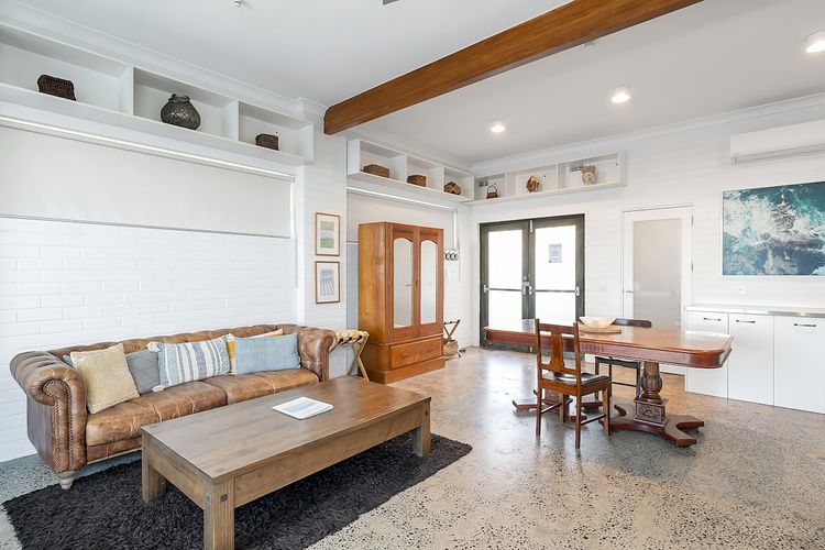 Upscale Cliffside Studio w Ocean Views Nth Bondi