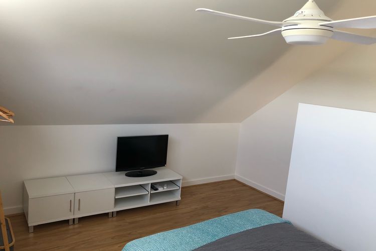 Hallis Hideout