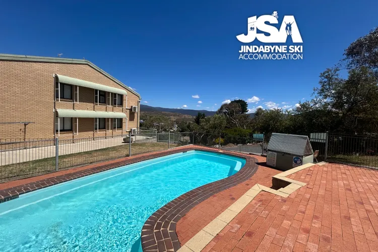 Alpine Mountain View 32