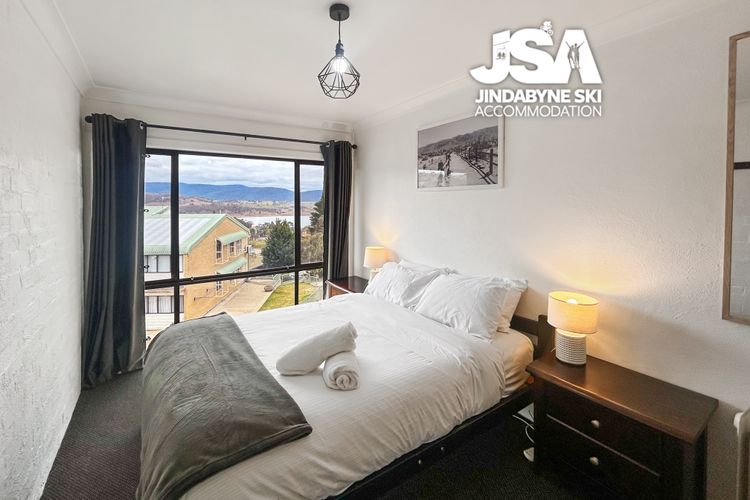 Alpine Mountain View 44