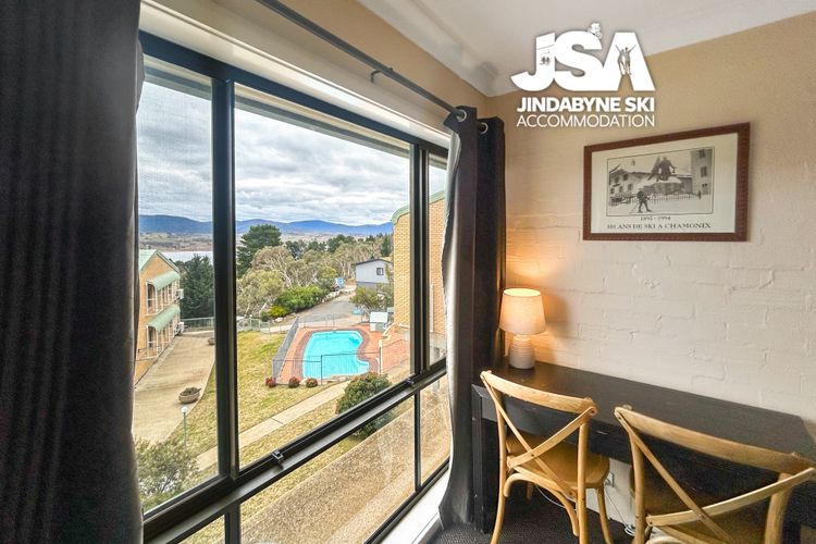 Alpine Mountain View 44