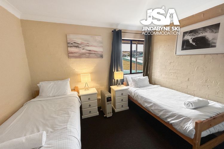 Alpine Mountain View 44