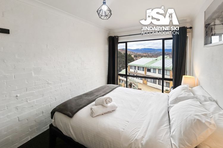 Alpine Mountain View 44