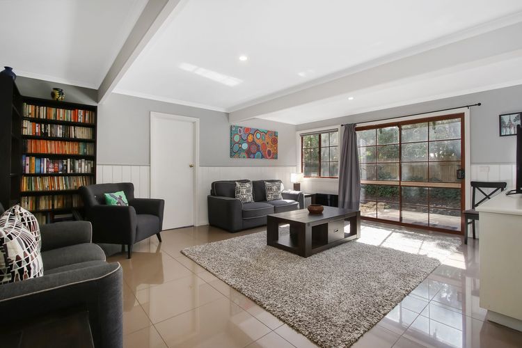 Tudor House – Large Family Home with shared pool