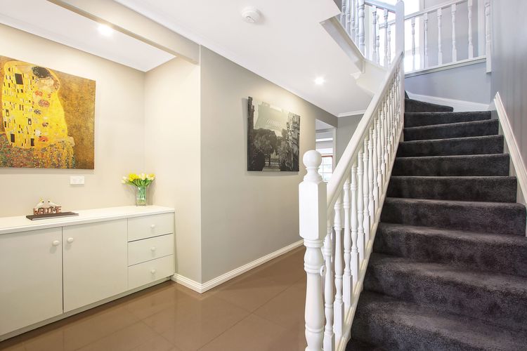 Tudor House – Large Family Home with shared pool