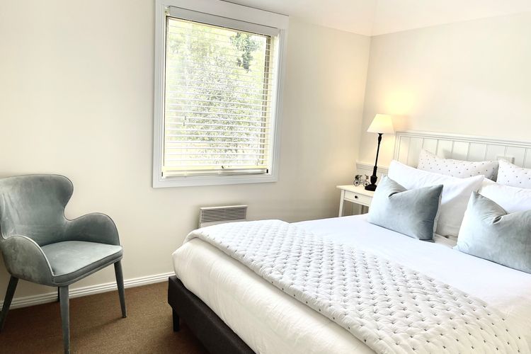 Autumn Beauty – Alpine Cottage 5