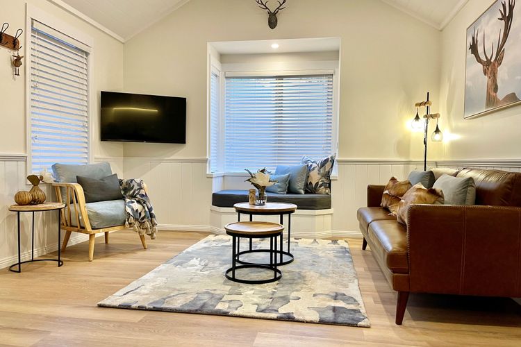 Autumn Beauty – Alpine Cottage 5