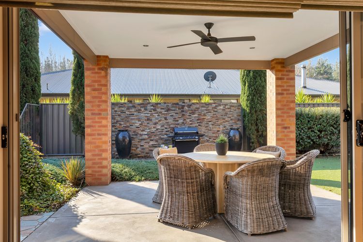 Collins Retreat – 4 Bedroom home with Pool