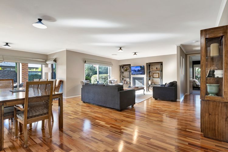 Collins Retreat – 4 Bedroom home with Pool