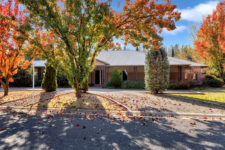 Collins Retreat – 4 Bedroom home with Pool