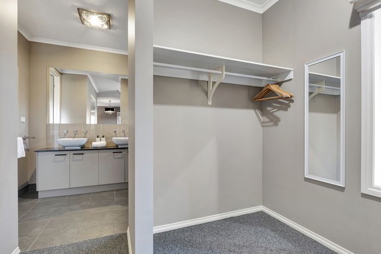 Collins Retreat – 4 Bedroom home with Pool