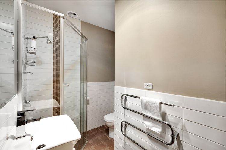 Unit 6 Centenary Park Townhouse