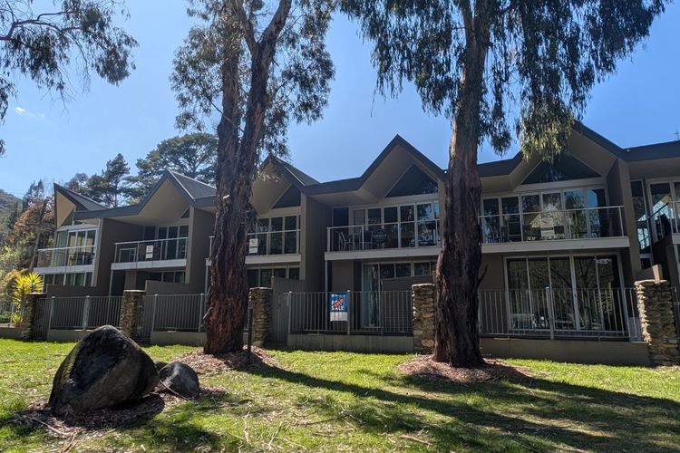 Unit 6 Centenary Park Townhouse