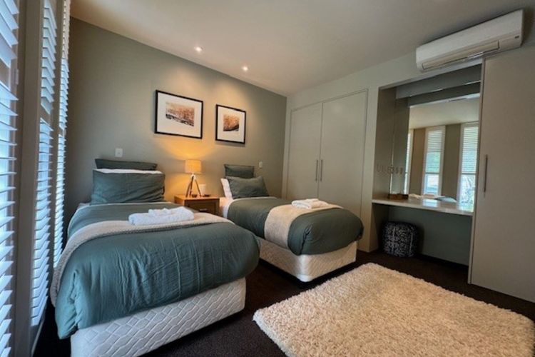 Unit 6 Centenary Park Townhouse