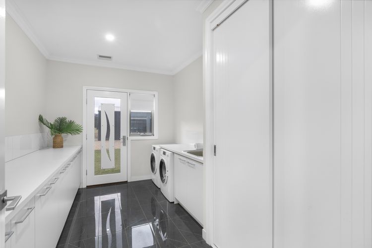 Mountain and River Retreat