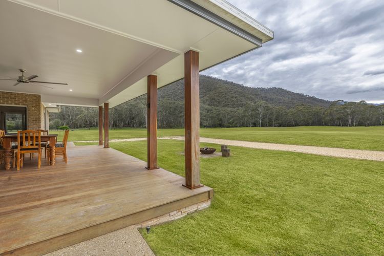 Mountain and River Retreat