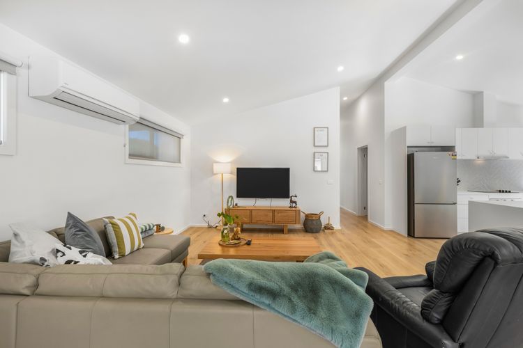 Pioneer Lane Bright Retreat