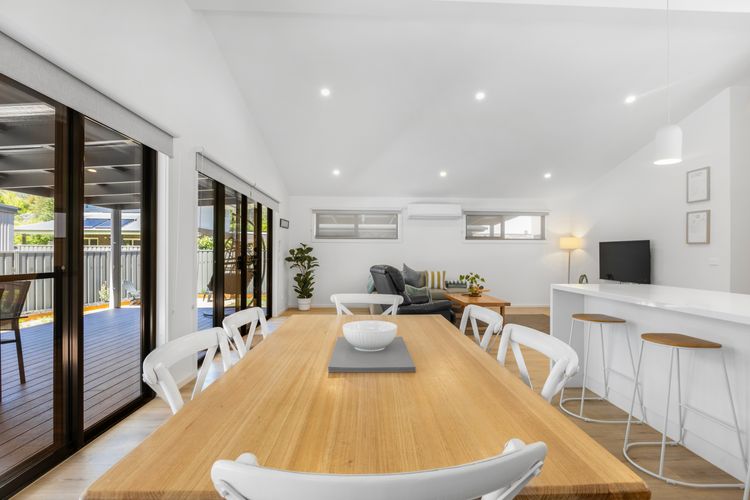 Pioneer Lane Bright Retreat