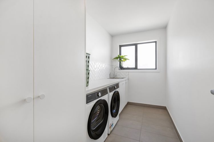 Pioneer Lane Bright Retreat