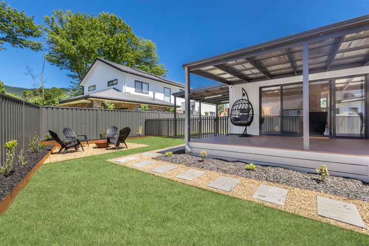 Pioneer Lane Bright Retreat