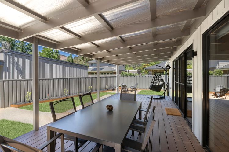 Pioneer Lane Bright Retreat