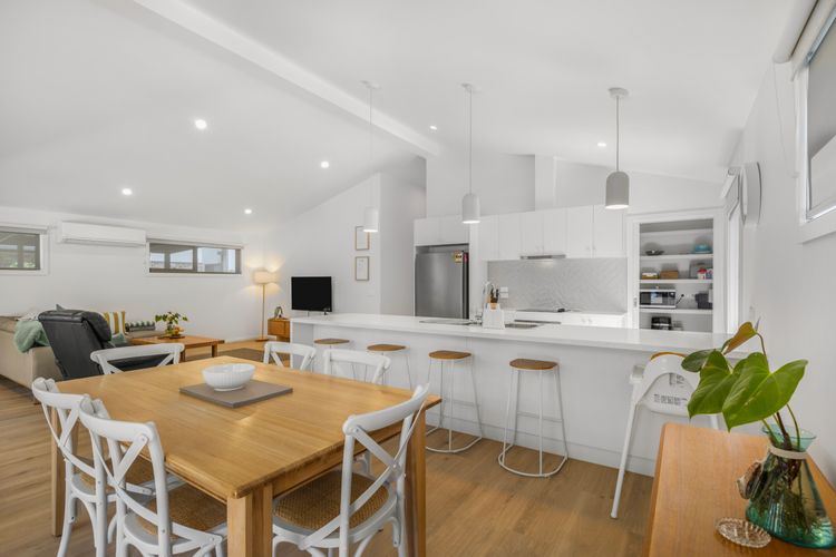 Pioneer Lane Bright Retreat