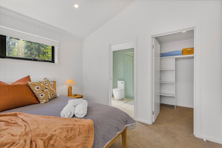 Pioneer Lane Bright Retreat