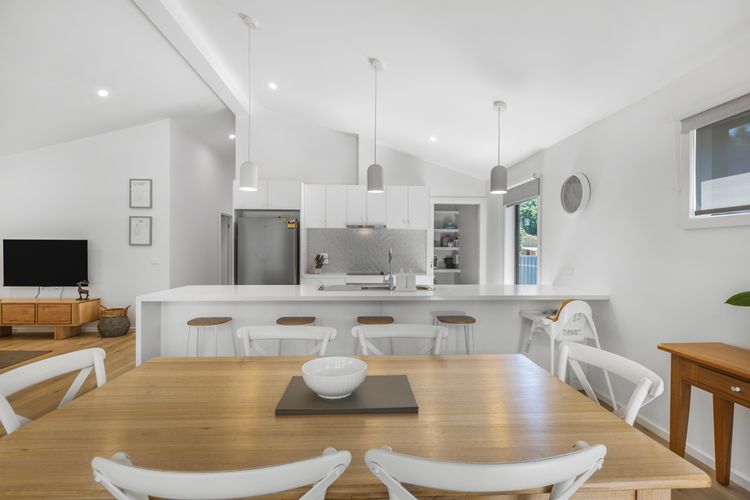 Pioneer Lane Bright Retreat