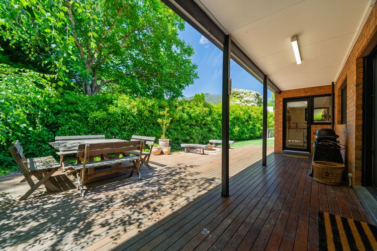 Hideaway House Bright