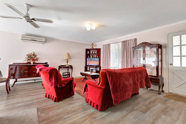 Wood Street Central – Central location!