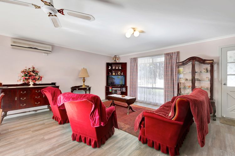 Wood Street Central – Central location!