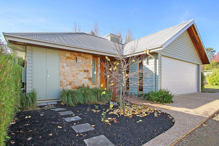 Couples on the Park – Great location!