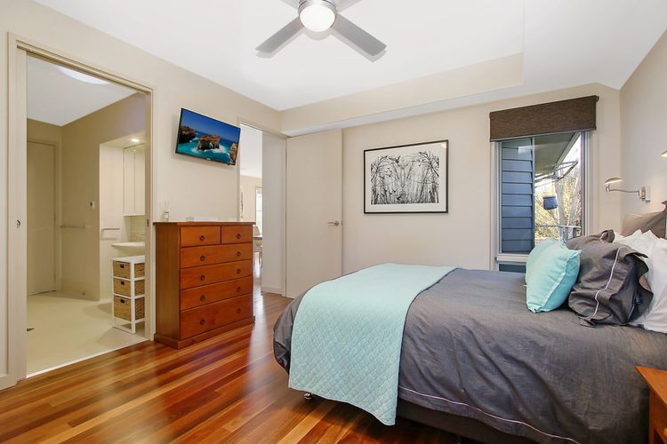 Couples on the Park – Great location!