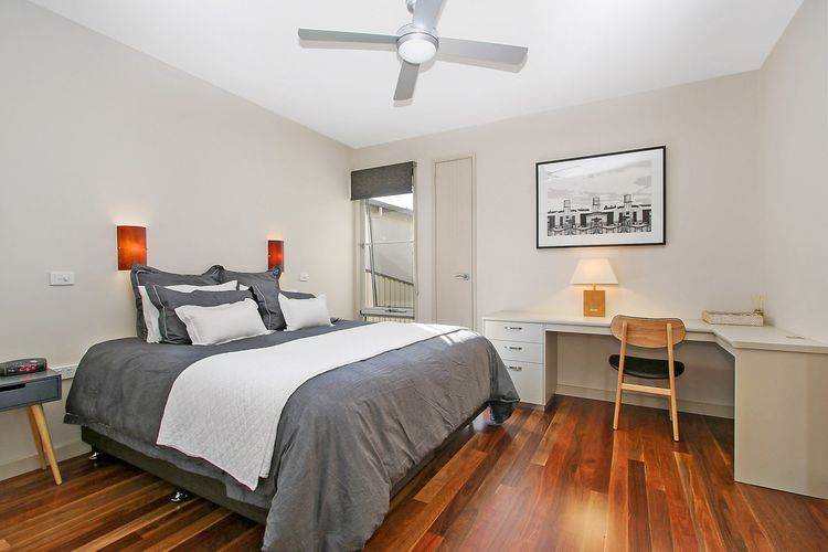 Couples on the Park – Great location!