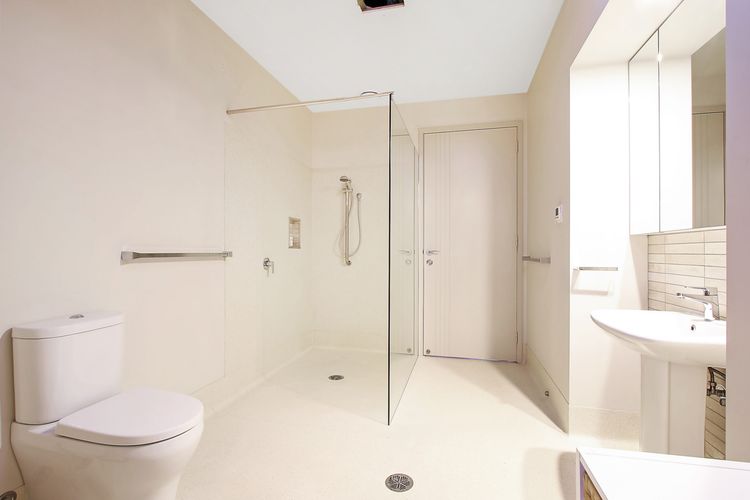 Couples on the Park – Great location!