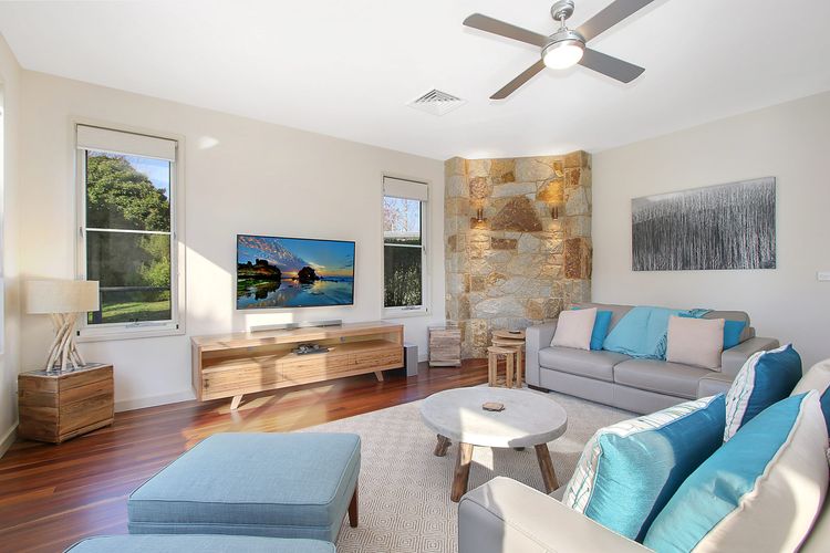 Couples on the Park – Great location!