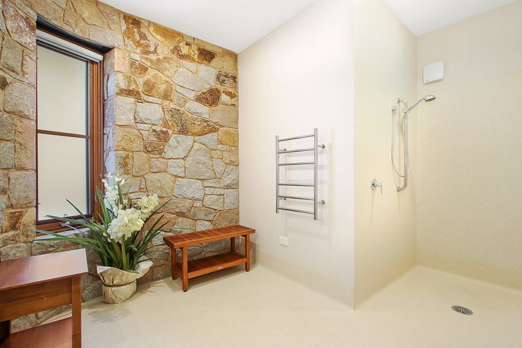 Couples on the Park – Great location!