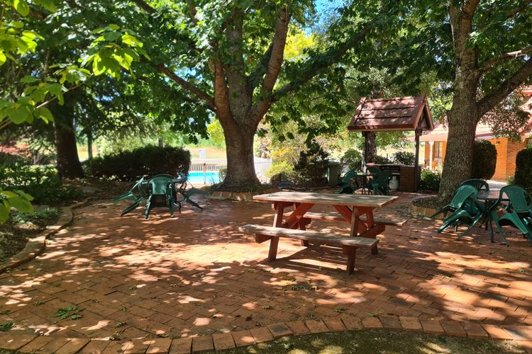 Cedar Cottage –  Unit 3 Tudor Village