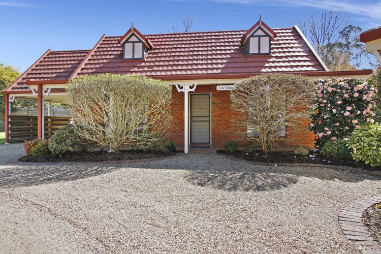 Cedar Cottage –  Unit 3 Tudor Village
