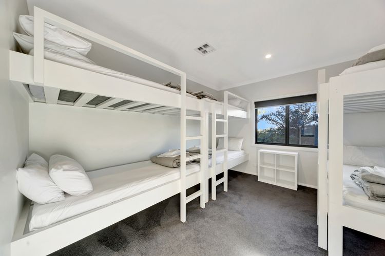 Mountain Mist Retreat – 6 Bedrooms
