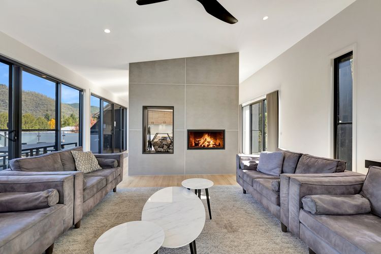Mountain Mist Retreat – 6 Bedrooms