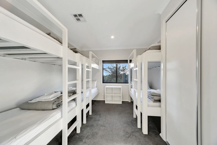 Mountain Mist Retreat – 6 Bedrooms