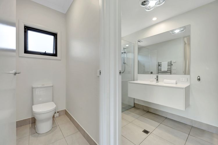 Mountain Mist Retreat – 5 Bedrooms