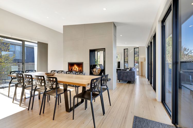 Mountain Mist Retreat – 5 Bedrooms