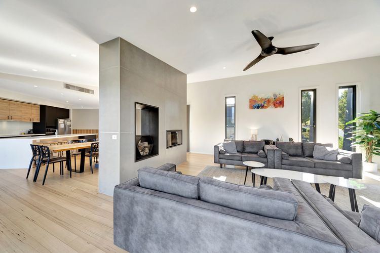 Mountain Mist Retreat – 5 Bedrooms