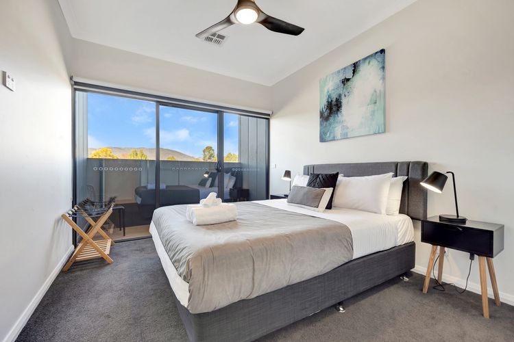 Mountain Mist Retreat – 5 Bedrooms